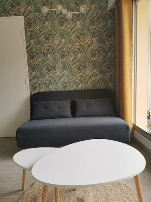 Appartement Acces Direct A La Plage Bernieres-sur-Mer Luaran gambar