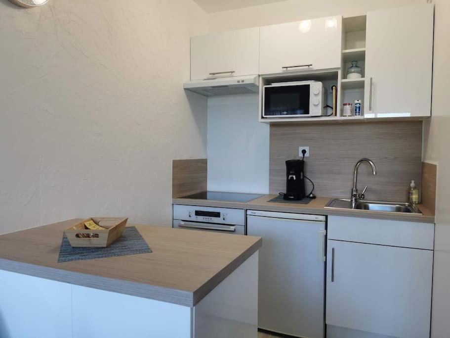 Appartement Acces Direct A La Plage Bernieres-sur-Mer Luaran gambar