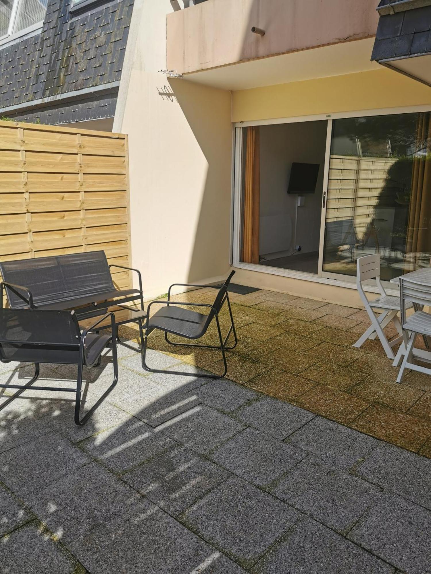 Appartement Acces Direct A La Plage Bernieres-sur-Mer Luaran gambar